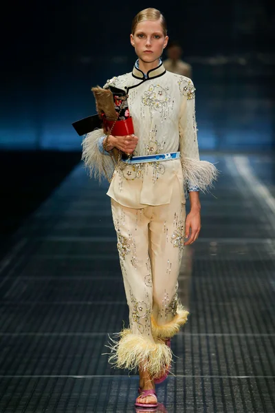 Look 44